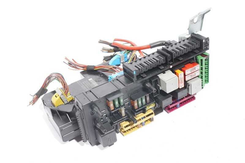 2011 - 2014 Mercedes Benz C300 REAR SAM MODULE RELAY FUSE BOX 5DK011022 OEM