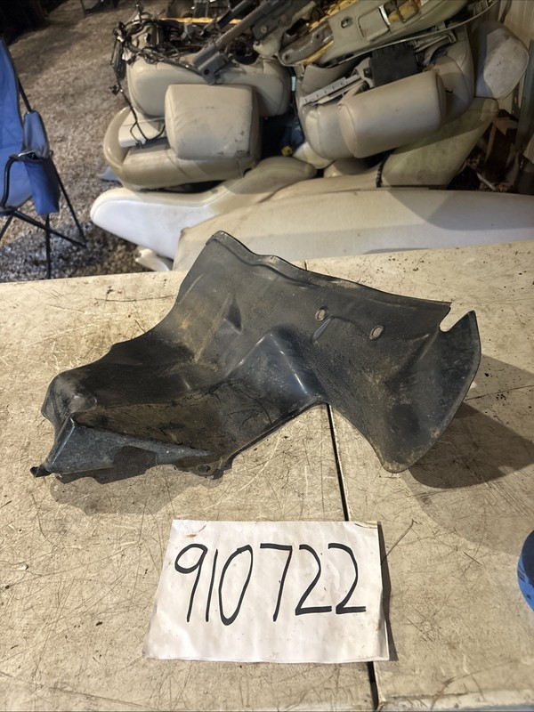 04-09 Lexus RX330 RX350 Rear Right Passenger Bumper Seal OEM 52591-0E010