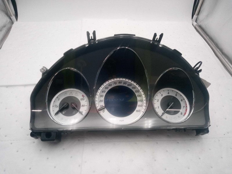 2015 Mercedes-Benz GLK-Class Speedometer Gauge OEM White 142K Miles