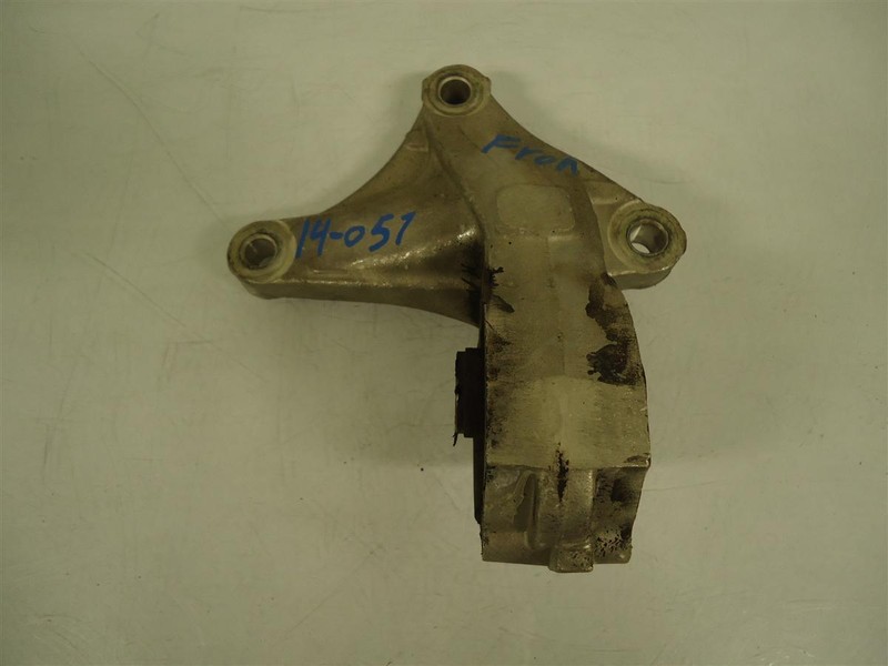 2012 2013 2014 Honda CR-V Front Engine motor rubber mount 50830-T0A-A81