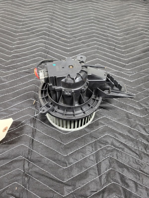 Used Oem Chevrolet Heater HVAC Rear Blower Motor 6.2L 4x4 for 2007-2020 Tahoe