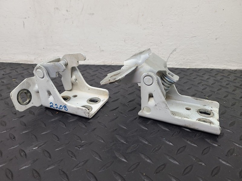 04-08 Dodge Ram 1500 Front Left Driver Door Hinges White OEM 55275634AA