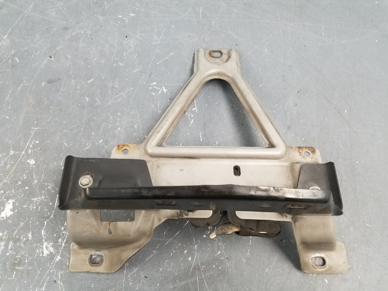 2001 Pontiac Trans Am Hood Latch / Bracket #7310 Y6