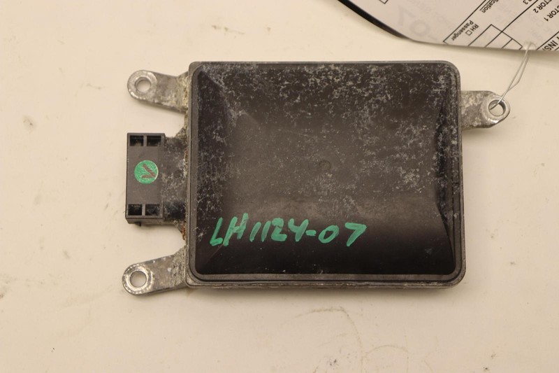 2015-2016 HYUNDAI GENESIS SEDAN REAR LEFT SIDE BLIND SPOT SENSOR MODULE OEM