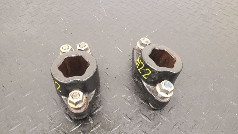 04-12 GMC Canyon Torsion Bar Anchor Brackets Pair OEM 15167946