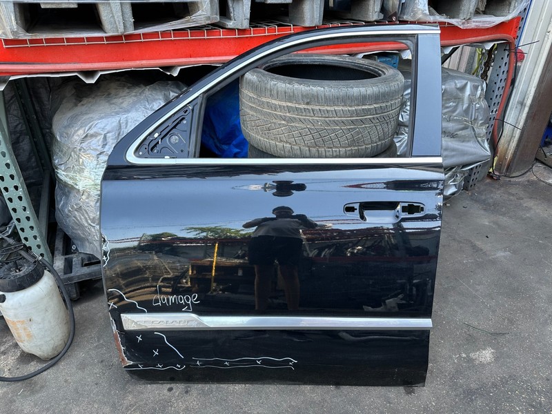 15-20 Cadillac Escalade FRONT LEFT DOOR SHELL Damaged Black GBA OEM