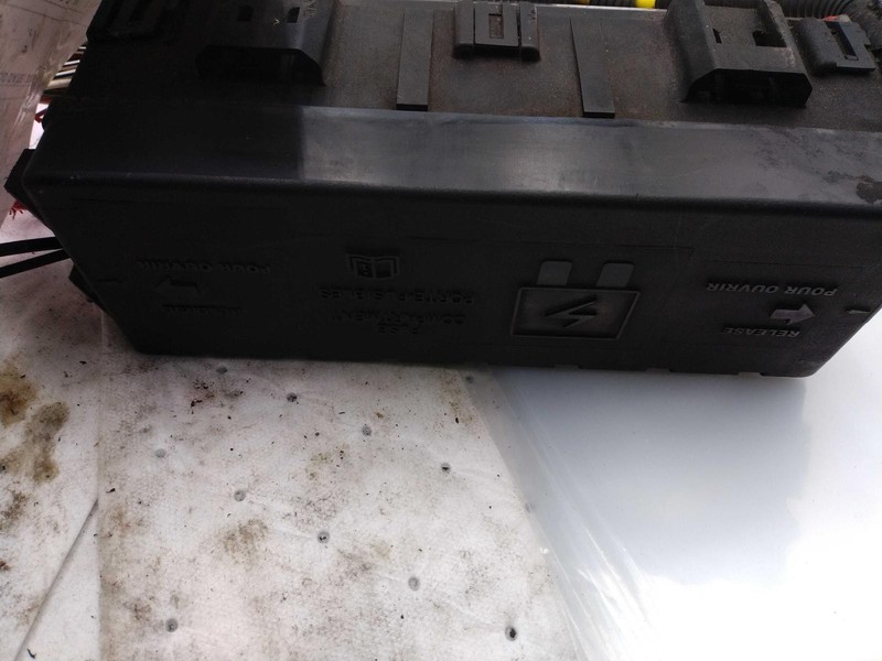 2005 Ford Taurus Fuse Box OEM 1L2Z14A003AA 206K Miles - Warranty Included