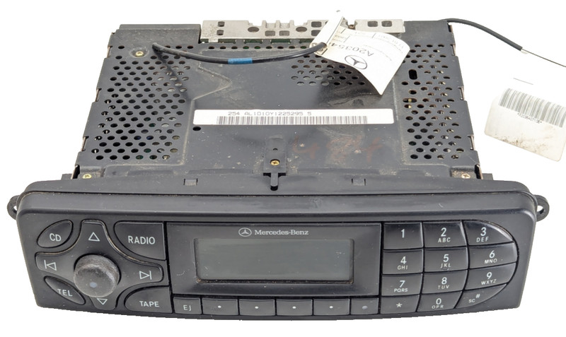 01-04 Mercedes W203 C32 AMG C230 C320 FM AM Audio Radio Player 2038201086 OEM