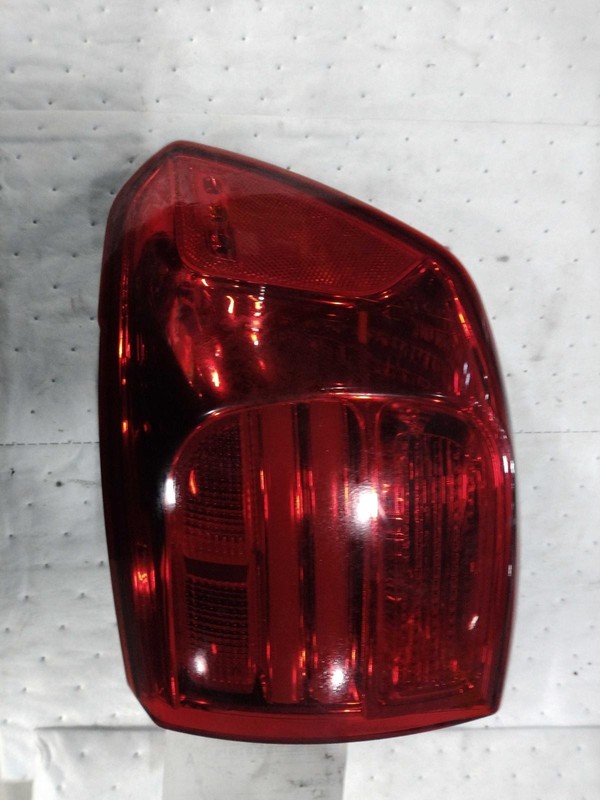 2016 KIA Sedona Right Blue Tail Light Assembly 370992 Used 116K Miles