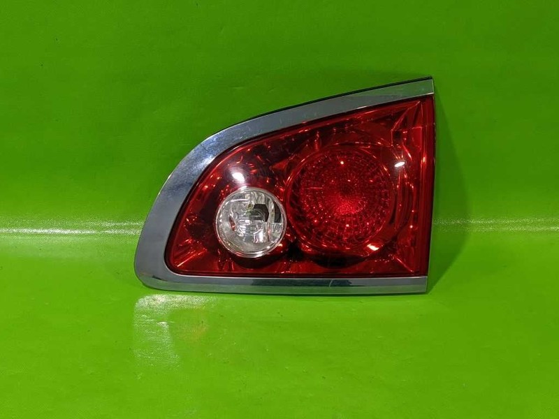 08-12 ENCLAVE PASSENGER RIGHT LID TAILLIGHT LAMP OEM 4282-57