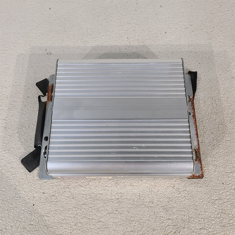96-98 Mustang Cobra Rear Mach Audio Amp Stereo Amplifier F7Zf-18C808-Aa Aa7422