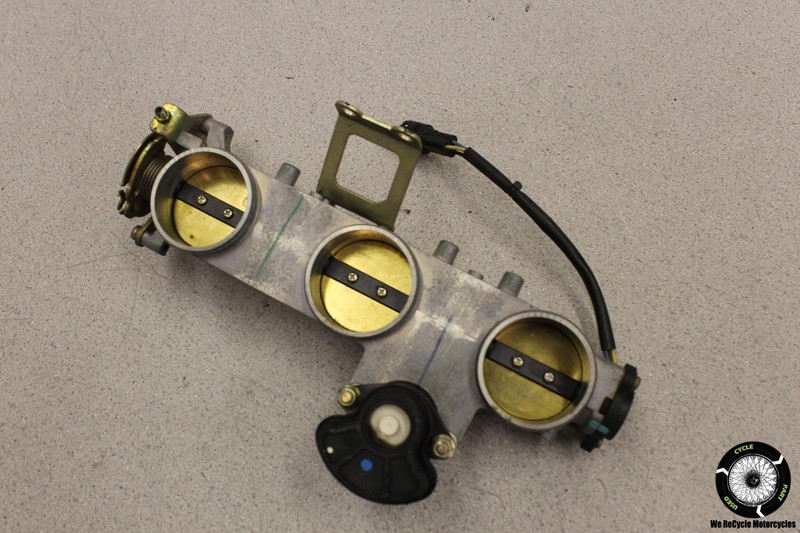 2002 Triumph Sprint St Throttle Bodies Body Intake Fuel Injectors Assembly 02
