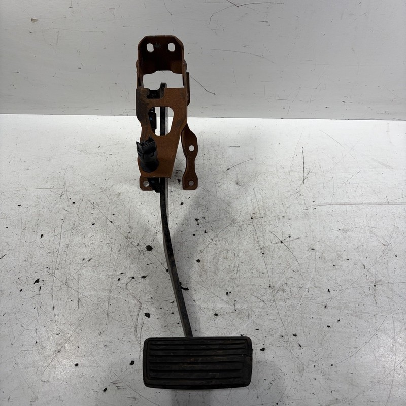07-11 Honda Element AT Brake Pedal 46600-SCV-A81 OEM