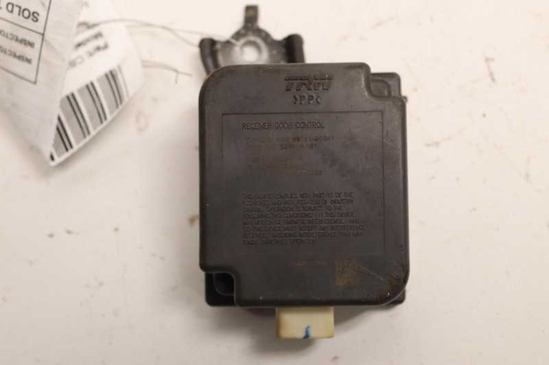 2010-2017 TOYOTA TUNDRA DOOR KEYLESS ENTRY RECEIVER CONTROL MODULE OEM