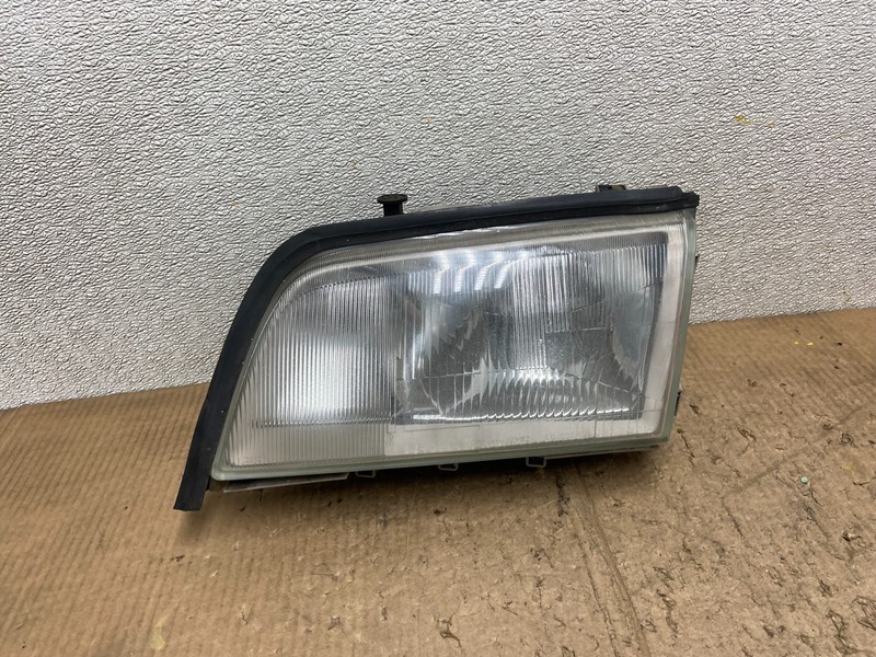 1994-1996 Mercedes C C230 W202 Front Left Driver LH Side Headlight AA8439 DW