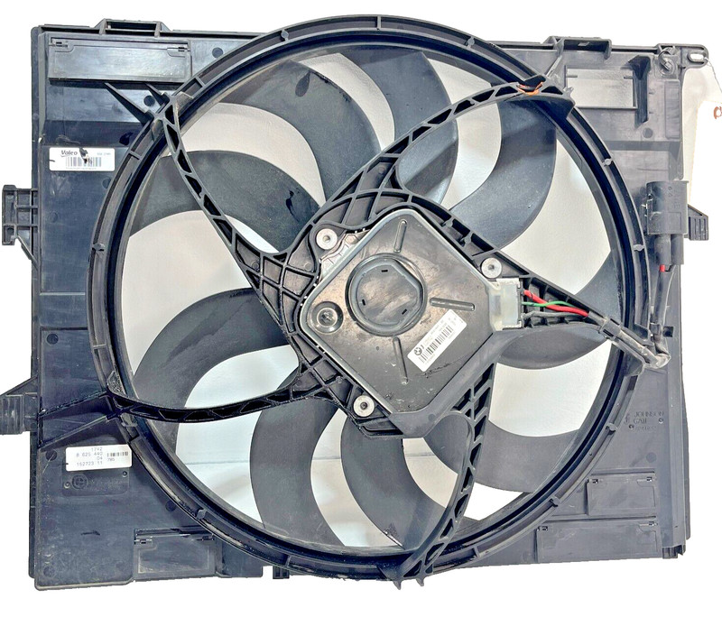 2017-2020 BMW 430xi 440xi F32 F33 F36 Engine Cooling Fan & Motor W/ Shroud OEM
