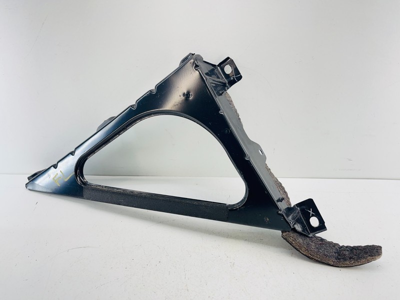 06-09 Pontiac Solstice Fender Bracket Support Upper left Side OEM