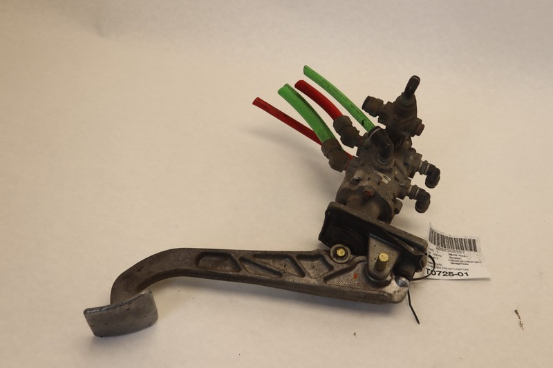 2008-17 FREIGHTLINER CASCADIA 125 PARKING BRAKE PEDAL W/ VALVE A12-19510-003 OEM