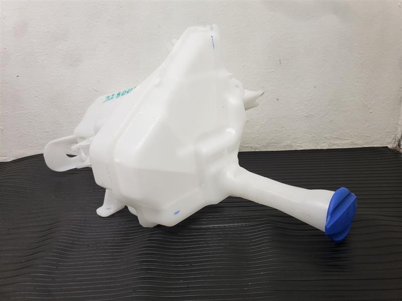 14-16 Hyundai Elantra Windshield Washer Reservoir Tank OEM 98610-3Y500