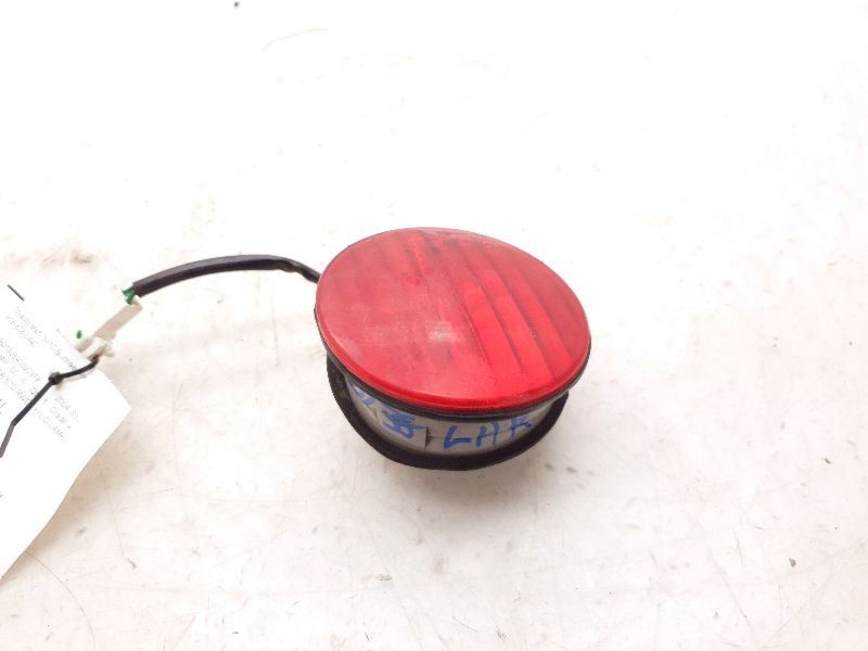 01-05 LEXUS IS300 DRIVER SIDE REAR LEFT TAIL LIGHT ASSEMBLY