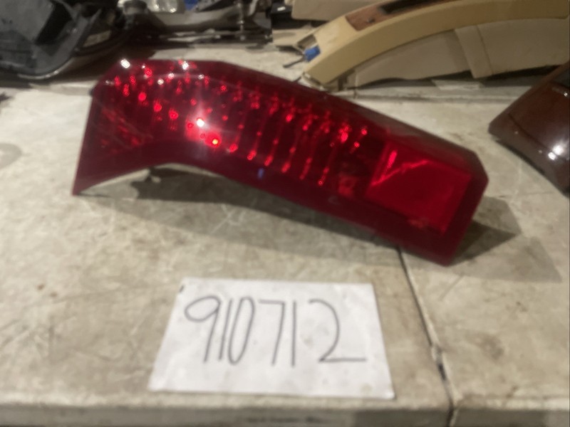 2004-2009 Cadillac SRX Left Driver Side Taillight LED Tail Lamp 15921494 OEM