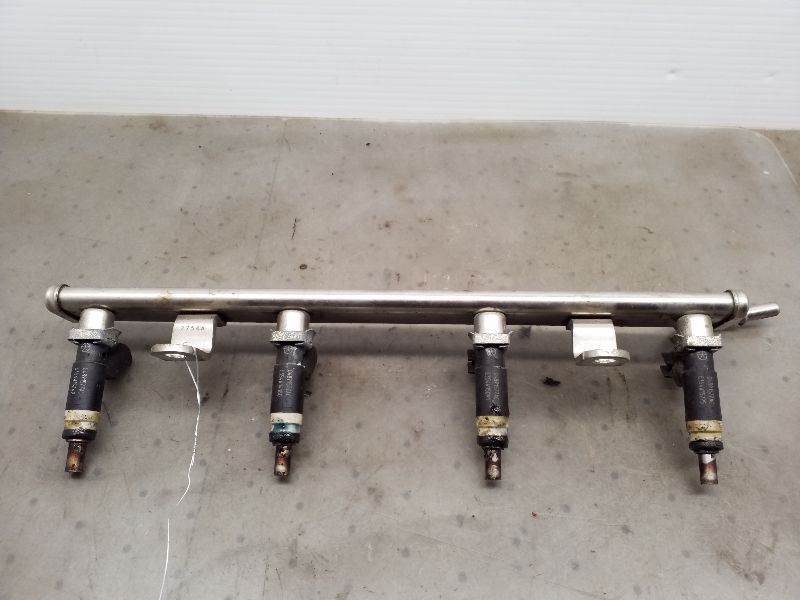 Fuel Injectors With Rail 2.4 Fits 14 PATRIOT 643681