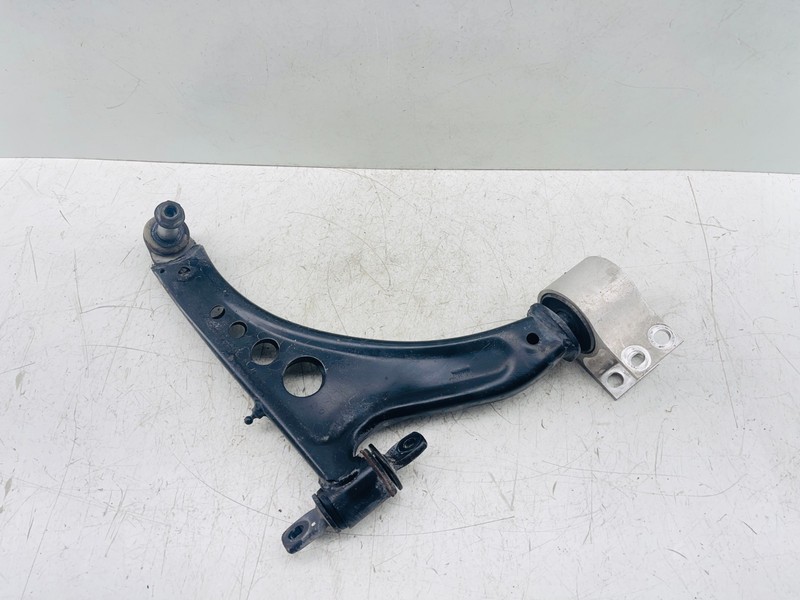 2018–2020 Buick Regal Front Right Control Arm OEM 84198833 84107274 60K
