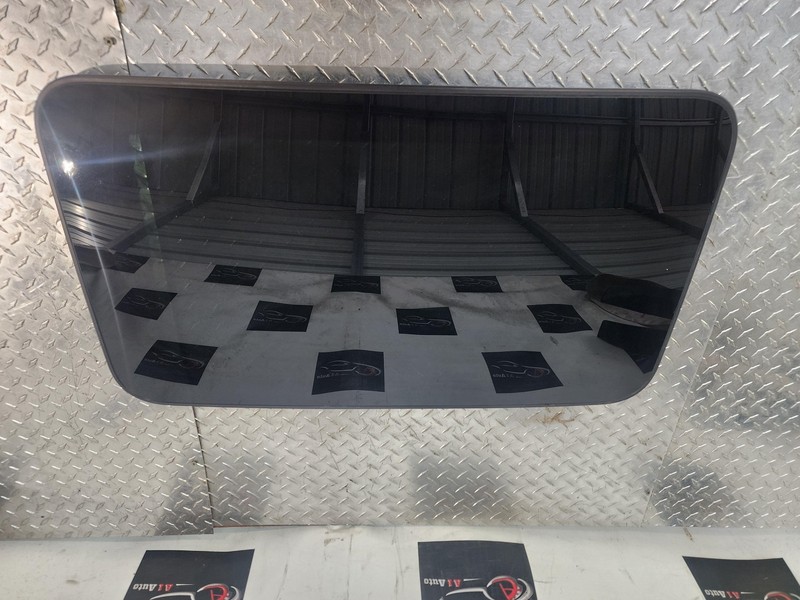 2012 - 2018 Mercedes W218 CLS550 CLS 550 Sunroof Glass Assembly OEM