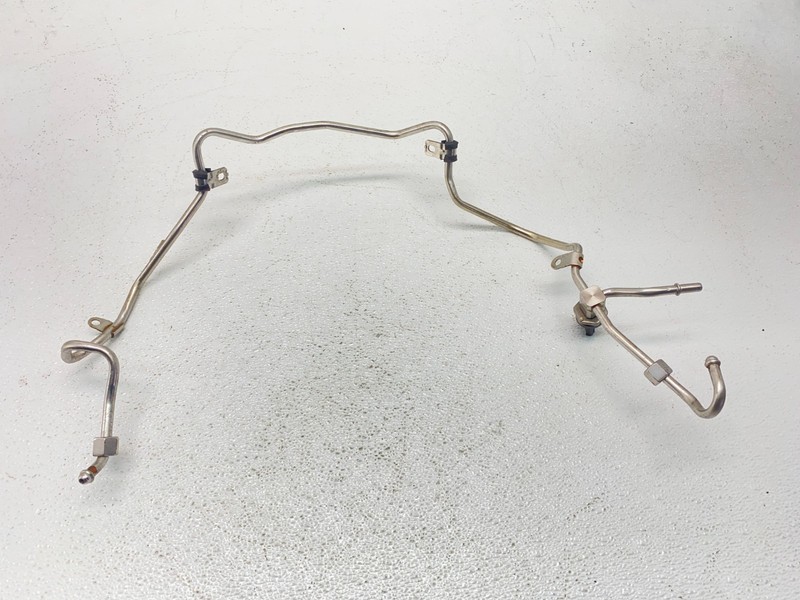 18-24 BMW F90 F92 M5 M8 Engine High Pressure Fuel Pump Feed Line 13538096111 OEM