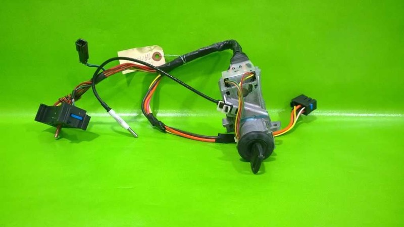 01 02 TAHOE IGNITION SWITCH CYLINDER HOUSING W/KEY W/IMMOBILIZER OEM 4242-14