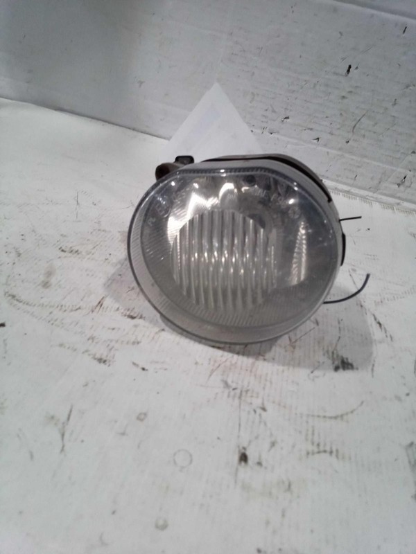 2004 Jeep Liberty Left Fog Light Assembly Black 405774 - Used, 130k Miles
