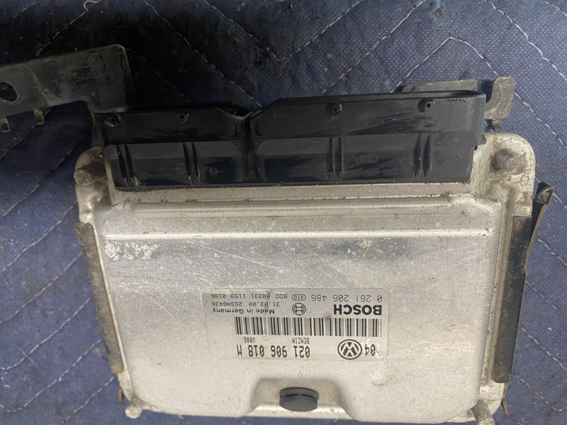2000 Volkswagen Golf 2 Door VR6 ECU OEM