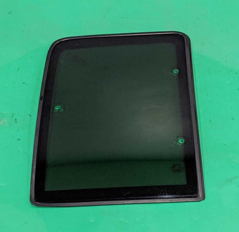 89-00 CHEVY GMC 1500 2500EXT CAB PASSENGER RIGHT REAR DOOR GLASS OEM 3829-7