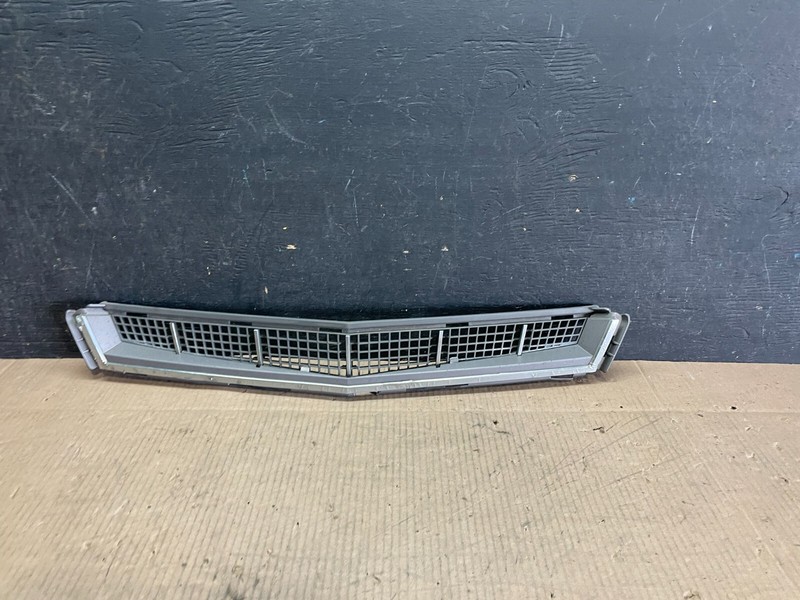 2008 to 2011 Cadillac Cts front Lower Grill Grille J7146 PS