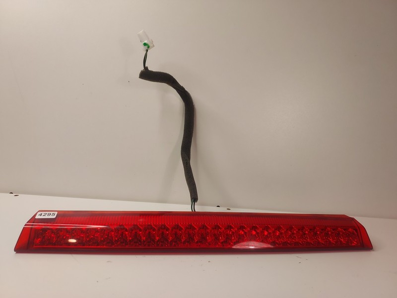 HYUNDAI SANTA FE 07 08 09 10 11 12 SPOILER 3RD CENTER THIRD BRAKE STOP LIGHT OEM