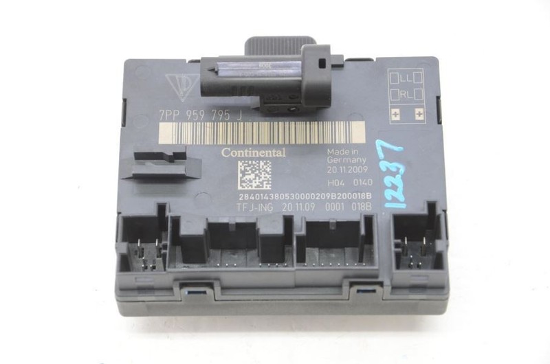 2010-2016 Porsche Panamera 970 4.8L Passenger Rear Door Control Module