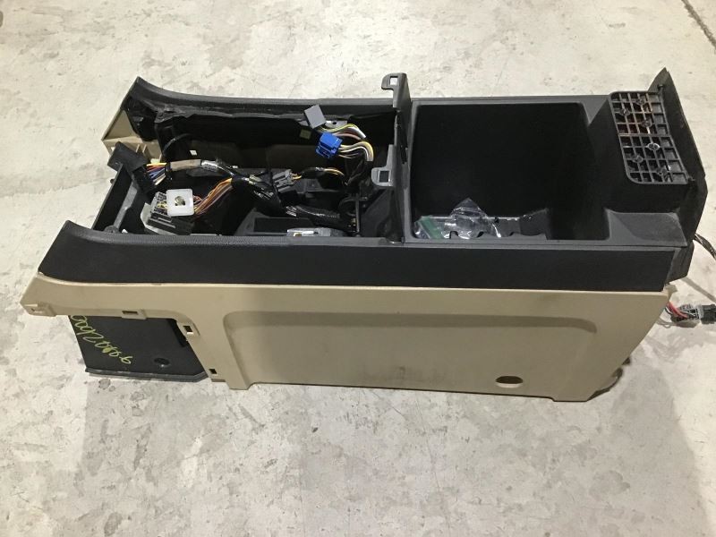 2005-2006 Lincoln Navigator Center Console Bare w/ Side Trim OEM 5L7Z78045A36AAA