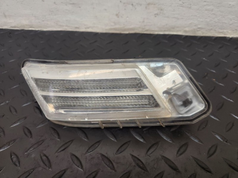 09-13 Volvo XC60 Left Driver Turn Signal Lamp OEM 307841643