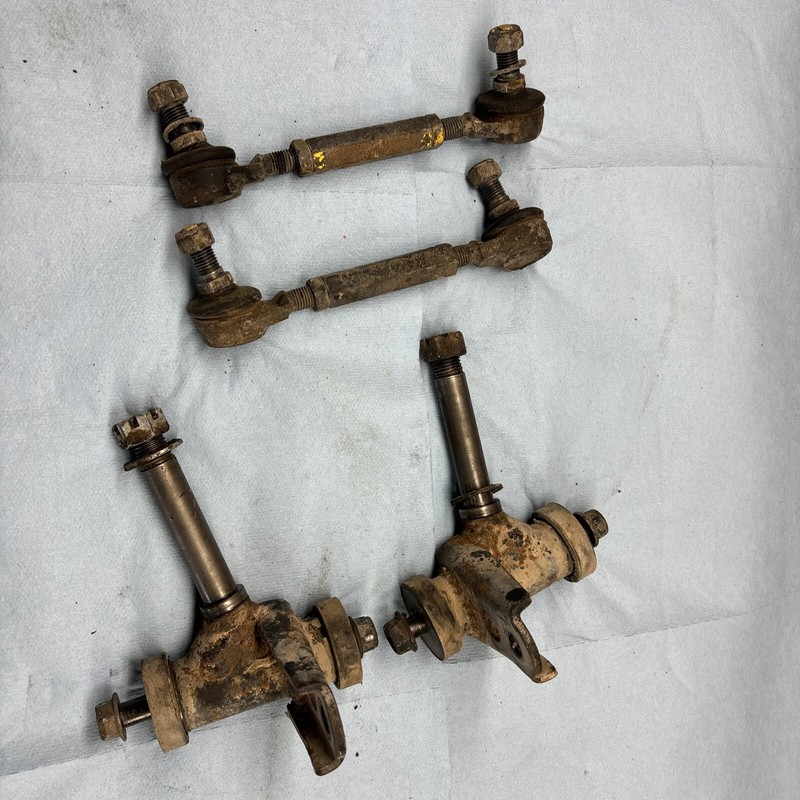 SUZUKI LT50 QUADRUNNER 1984-87 / L+R TIE Rods And Front Wheel Spindles Good