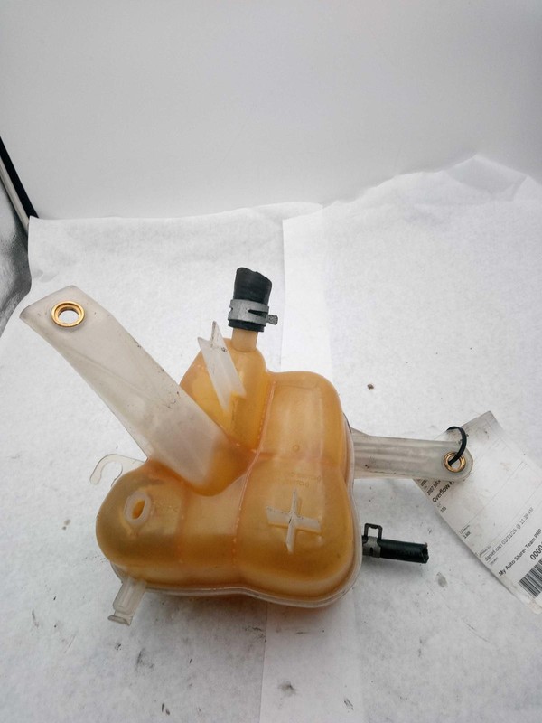 2007 Cadillac SRX Engine Coolant Reservoir Silver OEM 15882261 86K Miles