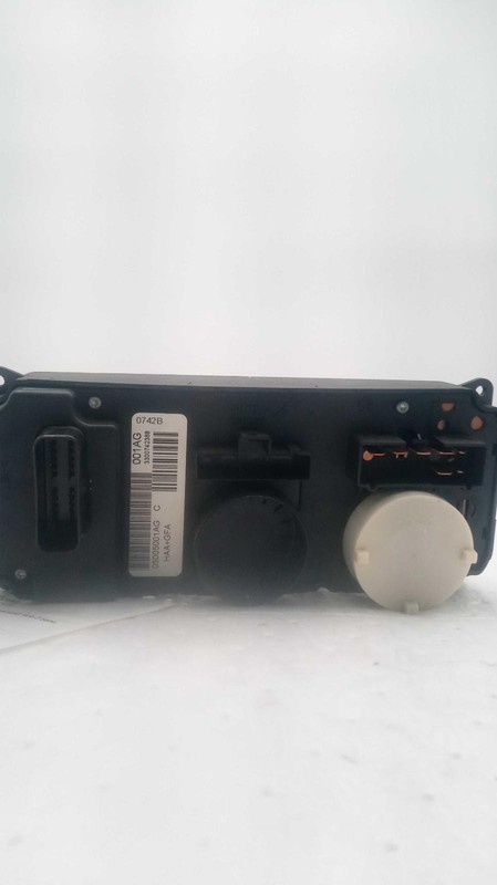 2002 Chrysler Voyager A/C Selector Switch OEM 05005001AD White 45K Miles