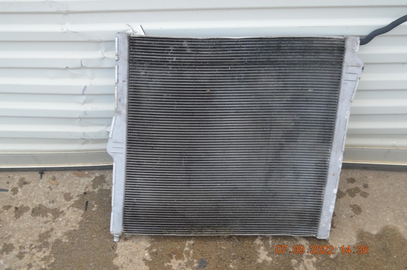 2010-2019 BMW X6 M 4.4L ENGINE COOLING FRONT SECONDARY RADIATOR OEM