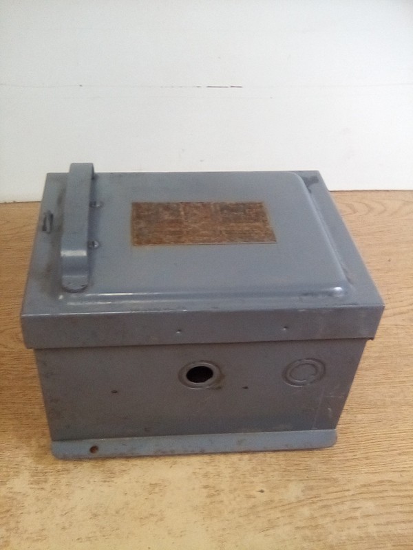 Bulldog BP352 Bustribution60 Amp 600V 3 Pole Fused Bus Tap