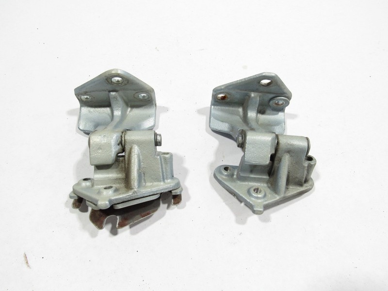 02-06 Maserati Coupe GT 2004 Left Driver Door Hinges Set Pair 2 PCS ;