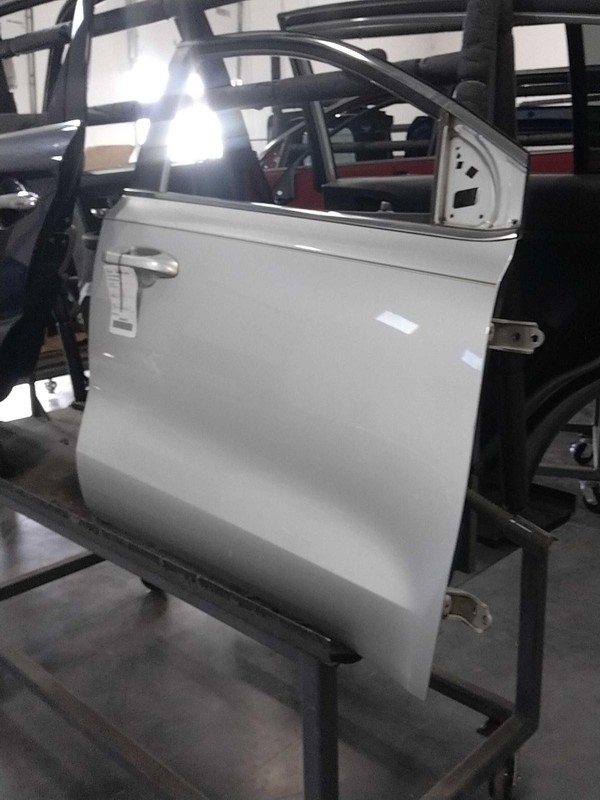 2017 KIA Sportage Right Front Door Silver, Used, 76K Miles, OEM Quality
