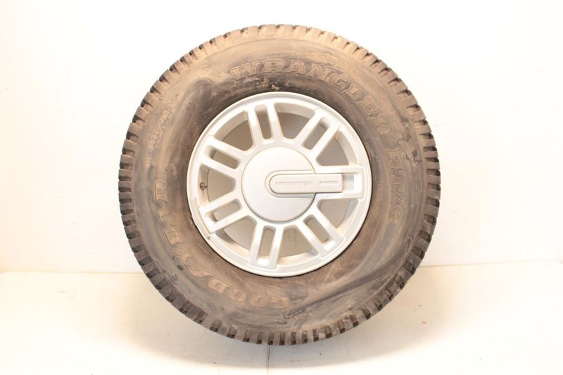06-09 Hummer H3 3.7L 16x7-1/2 Inch 7 Double Spoke Wheel Assembly