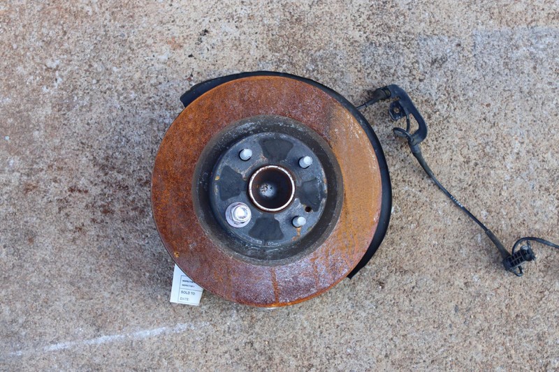 2017-2020 FIAT 124 SPIDER FRONT RIGHT PASSENGER SPINDLE KNUCKLE WHEEL HUB OEM