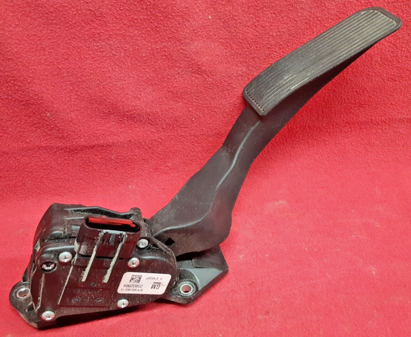 2007 - 2011 Chevrolet Chevy GMC Cadillac Hummer Accelerator Pedal Travel Sensor