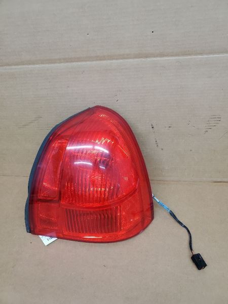 Passenger Tail Light Quarter Panel Mounted Fits 03-11 LINCOLN & TOWN CAR 272819