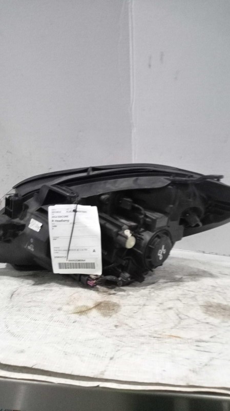 2014 Buick Encore Right Headlight Assembly Brown OEM 554927 44K Miles